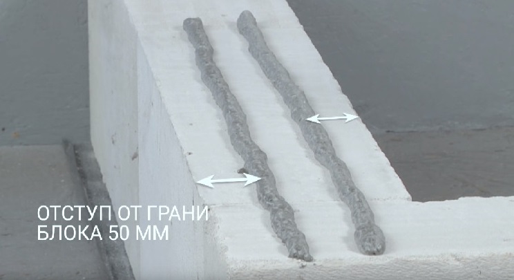 Применение клей пены для кладки