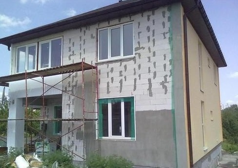 Как и чем штукатурить газобетон снаружи