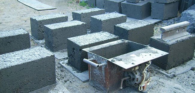 Для изготовления блоков используют формы